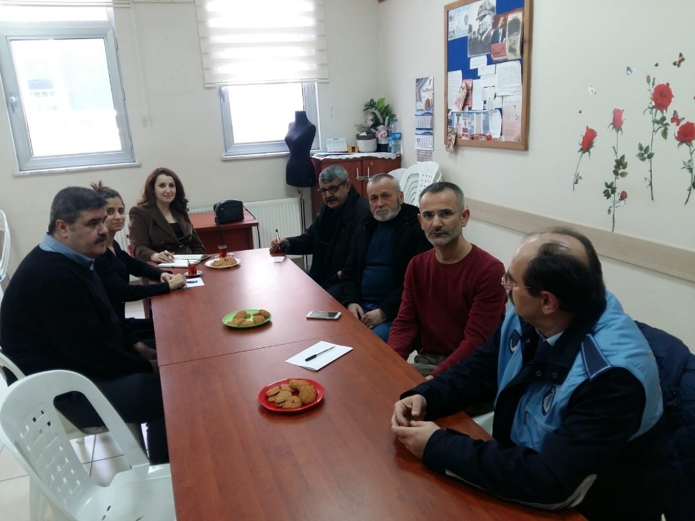 İzmit Belediye Başkan Yardımcısı Yalçın, muhtarları dinledi 