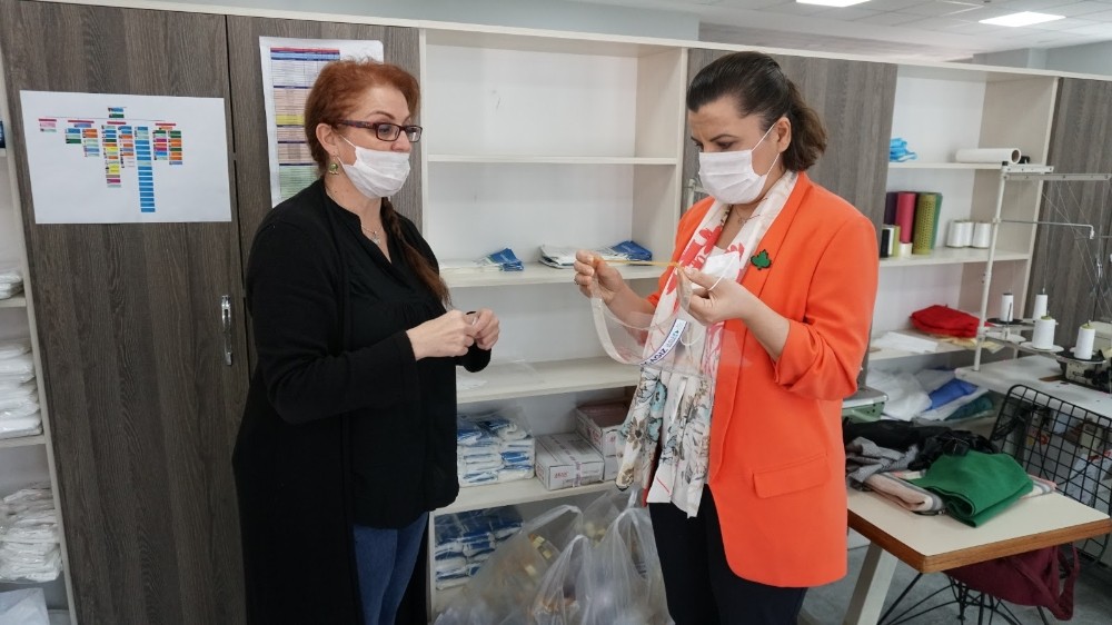 İzmit Belediyesi esnafa siper maske dağıtacak 