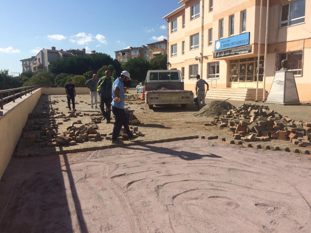 İzmit Belediyesi okulları yeni döneme hazırlıyor 