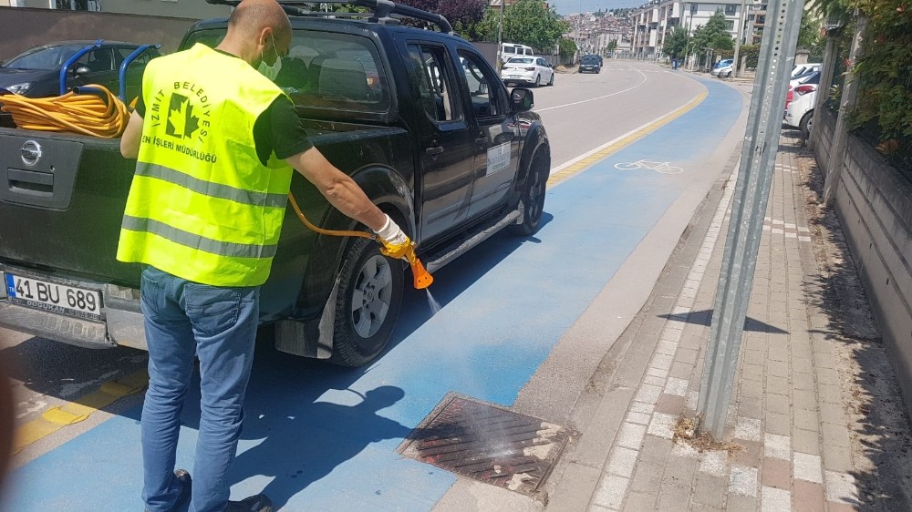 İzmit Belediyesi sivrisinekle mücadeleye devam ediyor 