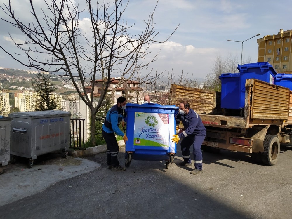 İzmit Belediyesi’nden 60 yeni geri dönüşüm konteyneri 