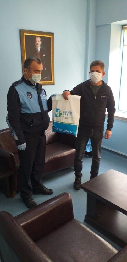 İzmit Belediyesi’nden kamu kurumlarına steril maske 