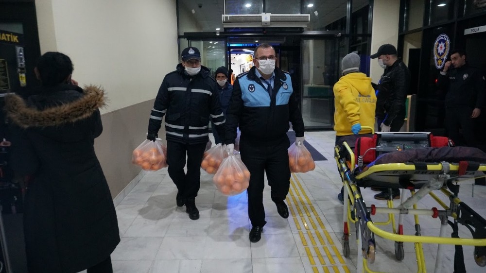 İzmit Belediyesi’nden sağlık çalışanlarına gıda desteği 