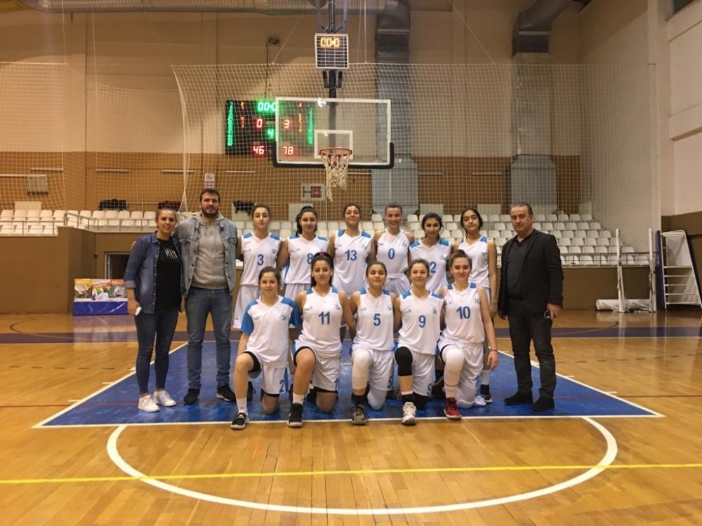 İzmit Belediyespor U-18’de namağlup şampiyon 