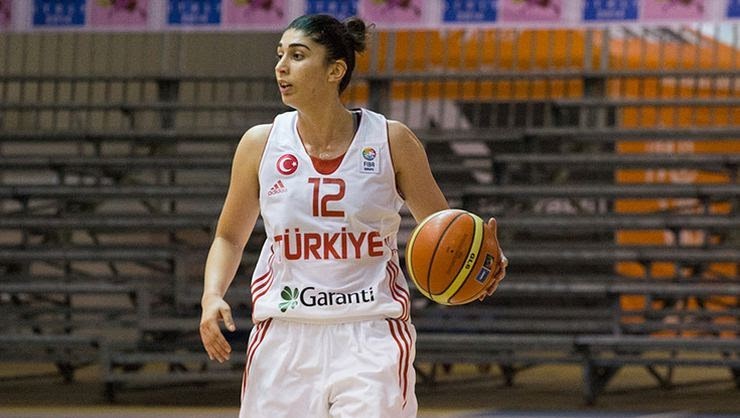 İzmit Belediyespor’a bir milli yıldız daha 