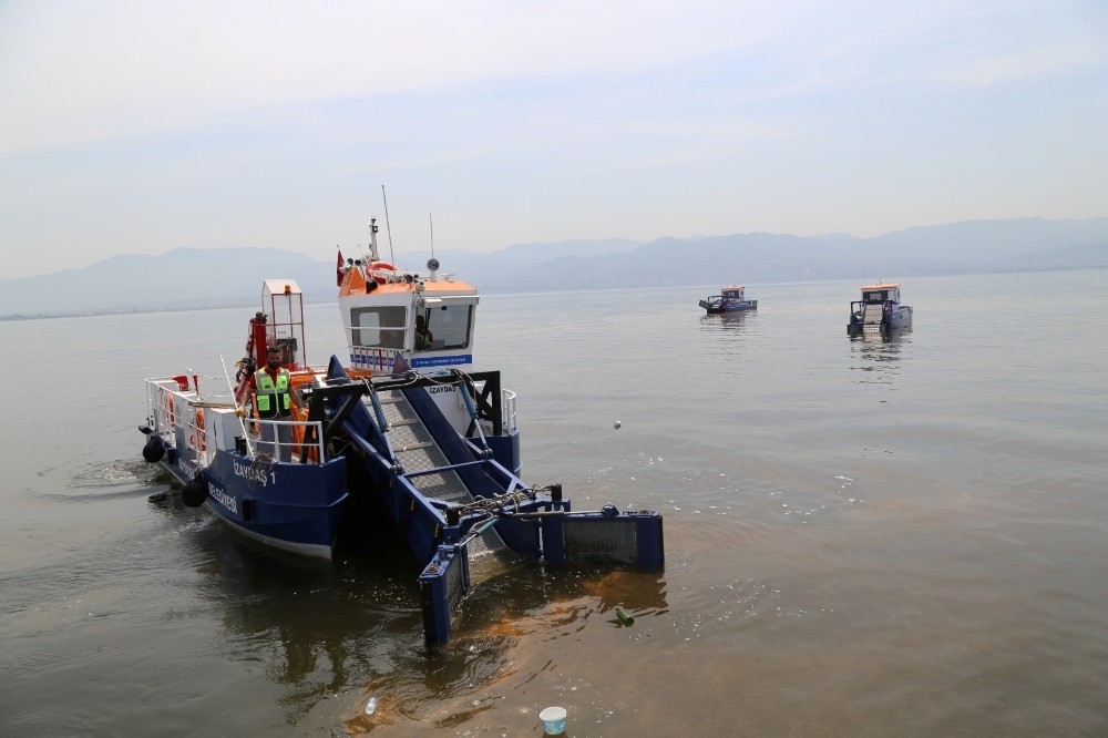 İzmit Körfezi’nden bir yılda 400 ton çöp toplandı 