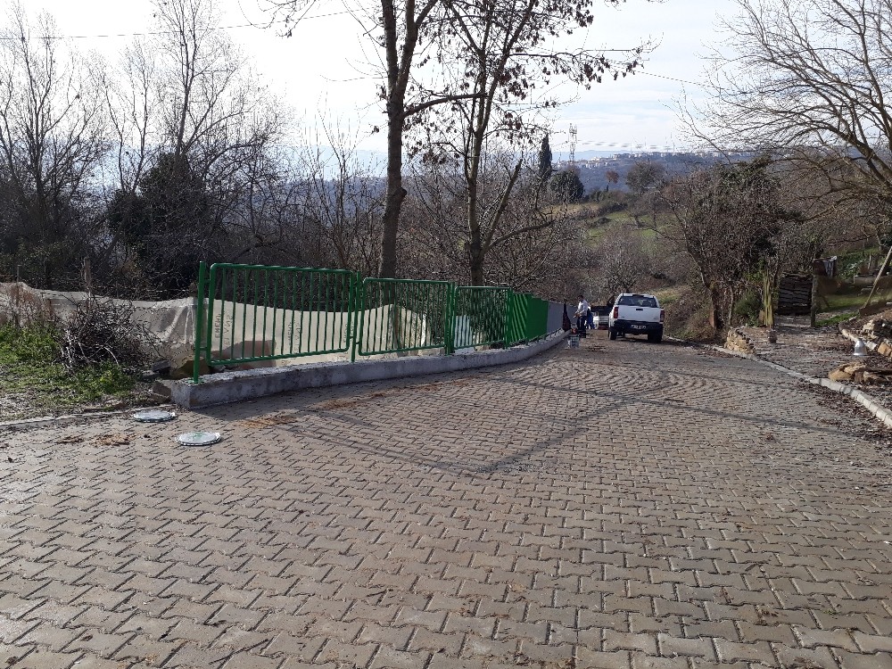 İzmit mahallelerindeki eksikler gideriliyor 