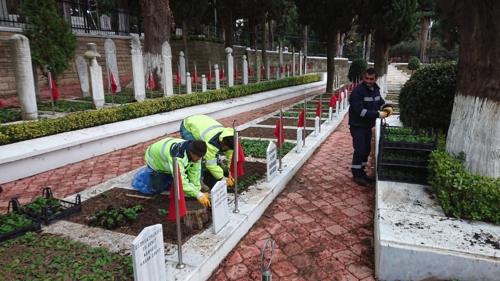 İzmit Namazgah Şehitliğine çevre düzenlemesi 