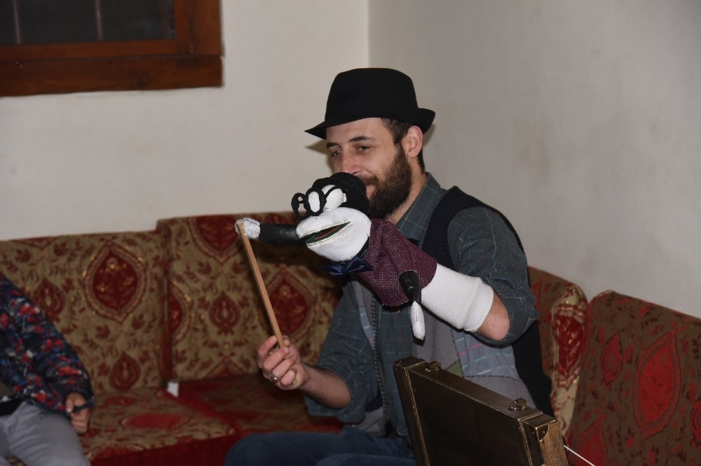 İzmit’te çocuklar, ‘Naif Bey ve yaveri’yle güldü 