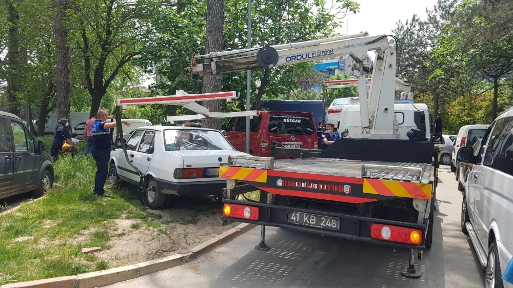 İzmit’te hatalı parklanmaya etmeye geçit verilmiyor 