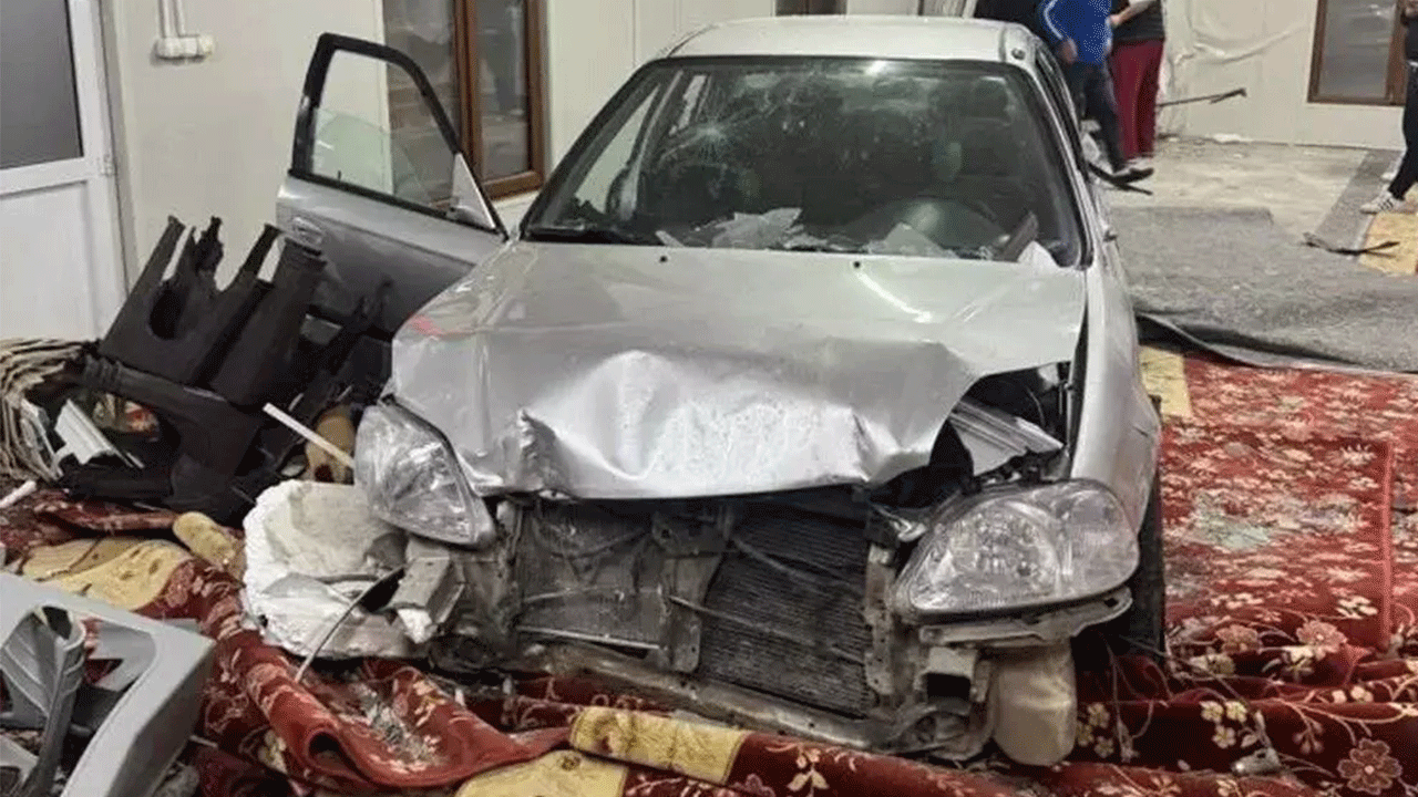 İzmit'te sabah namazına gelen cemaat büyük şaşkınlık yaşadı!