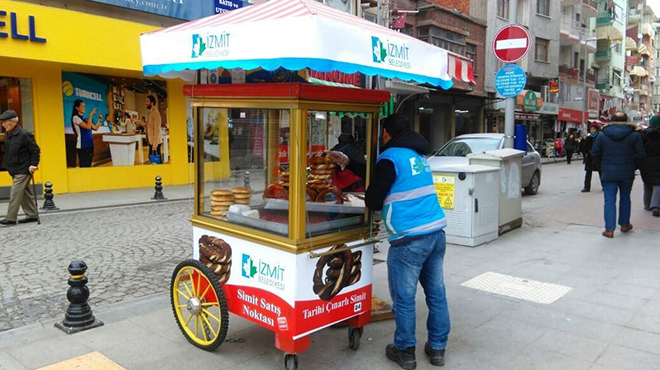 İzmit'te simitçi tezgahları yenilendi
