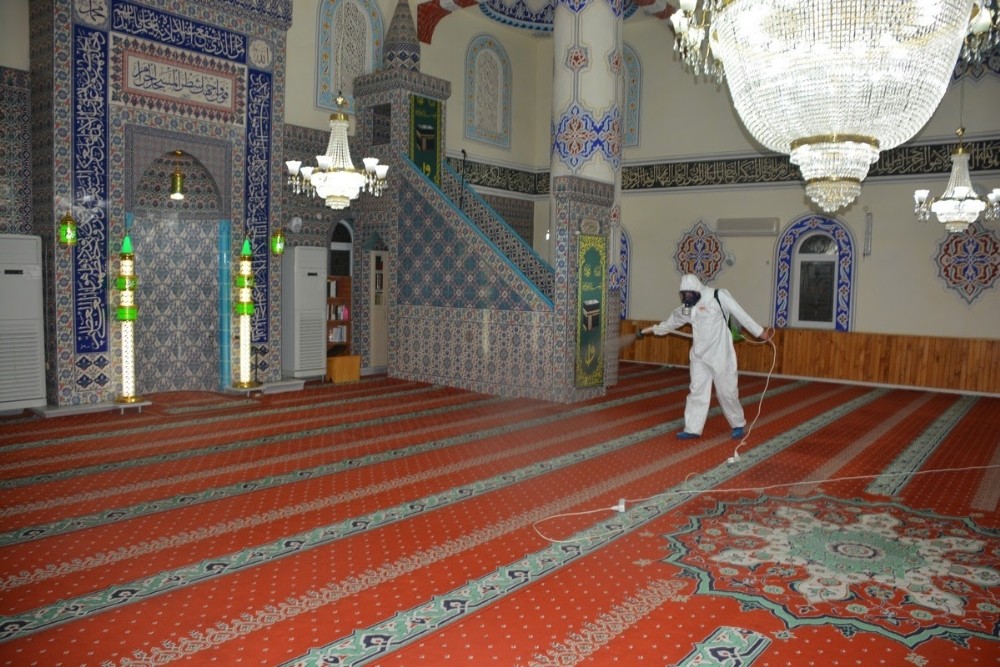 İzmit’te tüm camiler ibadete hazırlandı 