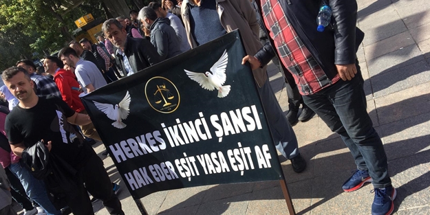 İzni biten mahkumlar Bakırköy'de toplandı! 'Cezaevine dönmek istemiyoruz'