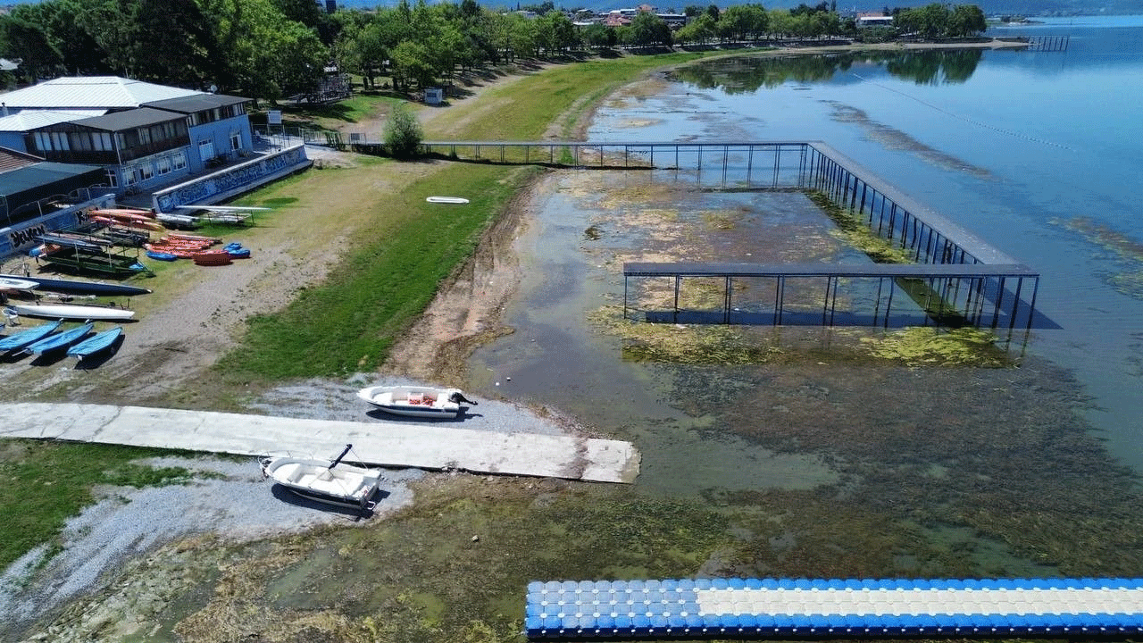 İznik Gölü’nde alarm veren tablo! En büyük iskele artık suya değil toprağa bakıyor