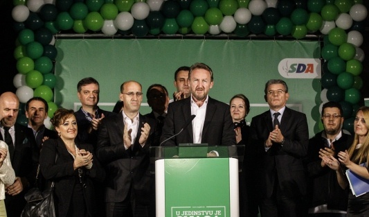 İzzetbegoviç zaferini ilan etti