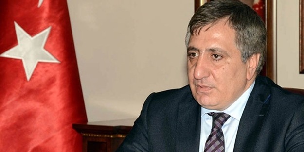 İzzettin Küçük kimdir? Davutoğlu'nun parti heyetinde yer alan eski Vali İzzettin Küçük kaç yaşında, nereli?