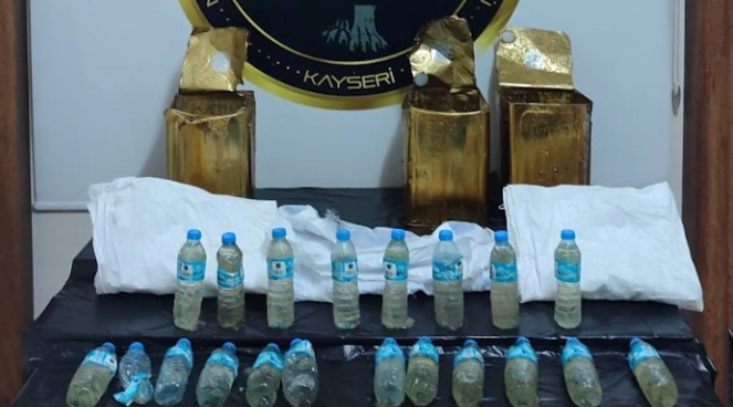 Jack yakaladı, sanık itiraf etti! Bal tenekesinden 10 kilo uyuşturucu çıktı: Susturmak için ev teklif ettiler