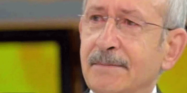 Jahrein paylaştı, olay oldu! TSK’nın Rojawa’ya düzenlediği operasyondan ötürü CHP genel merkezinde bayraklar yarıya çekilmiş