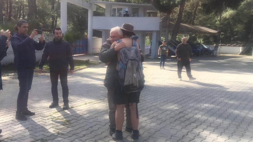 JAK timleri kayıp gençlerden birini, dere yatağı içerisinde buldu 