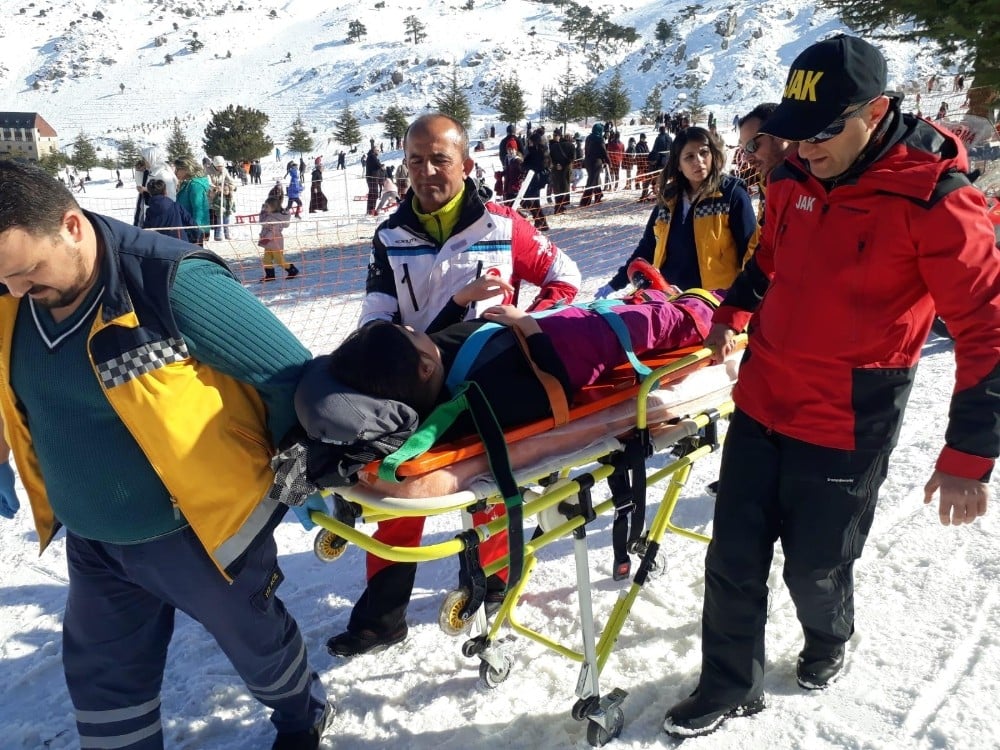 JAK Timlerinden, Davraz’da yaralanan 59 kişiye ilk yardım 
