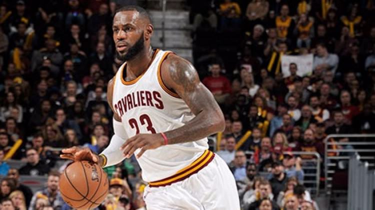 James rekora doymuyor