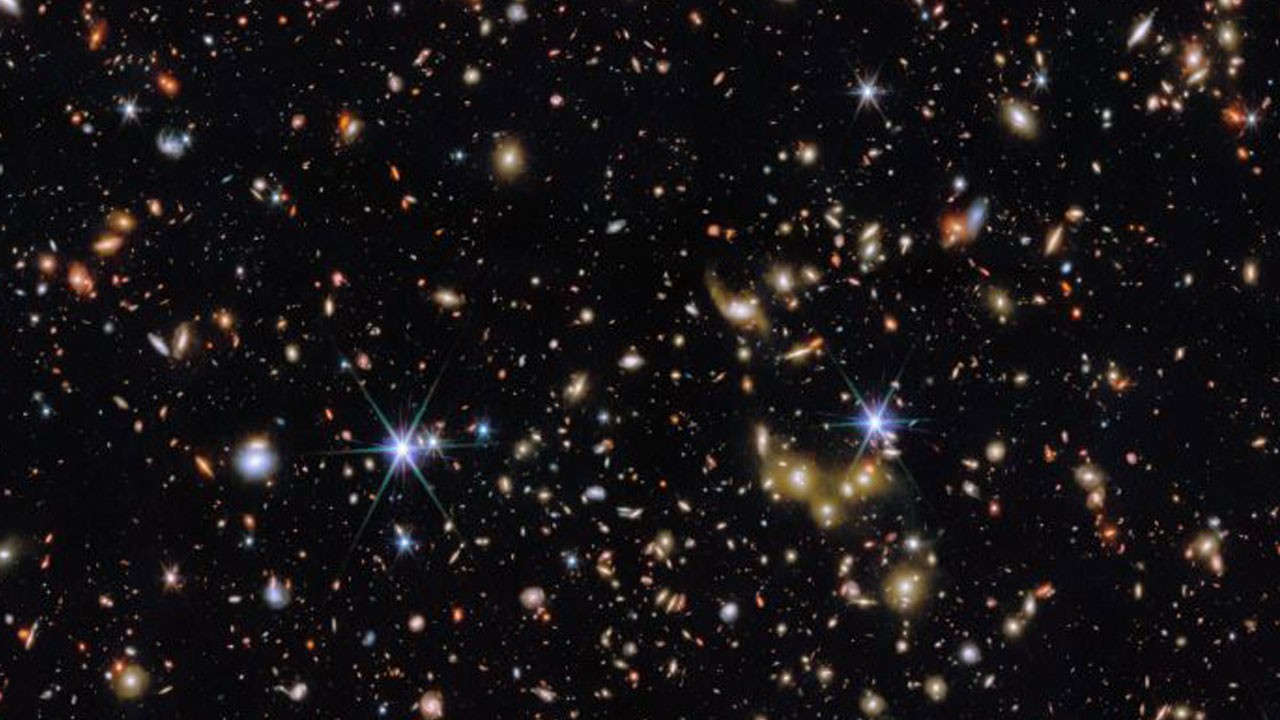 James Webb'den büyüleyici kare! 12 milyar ışık yılı ötede binlerce galaksi