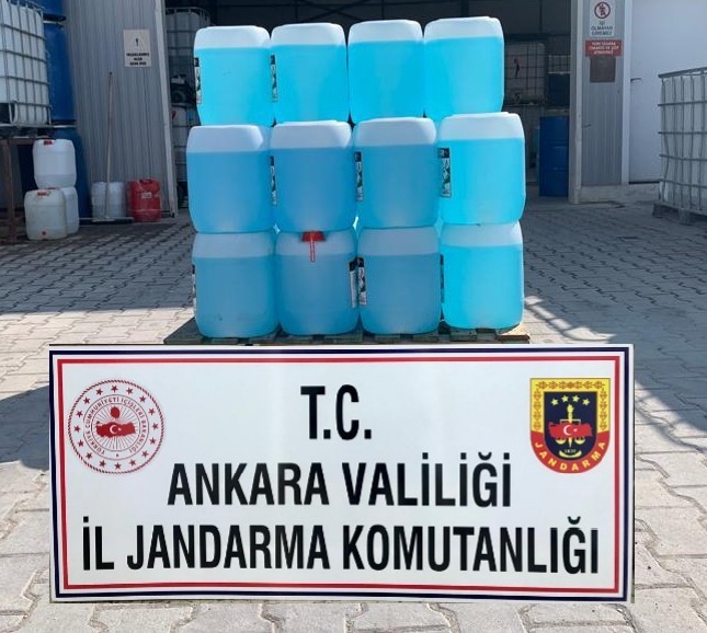 Jandarma 460 litre kaçak dezenfektan malzemesi ele geçirdi 