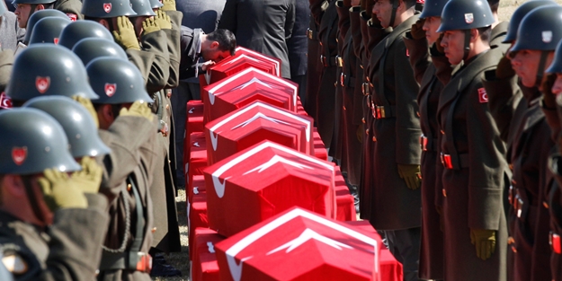 Jandarma Bandosu'ndan Dağlıca şehitlerine türkü