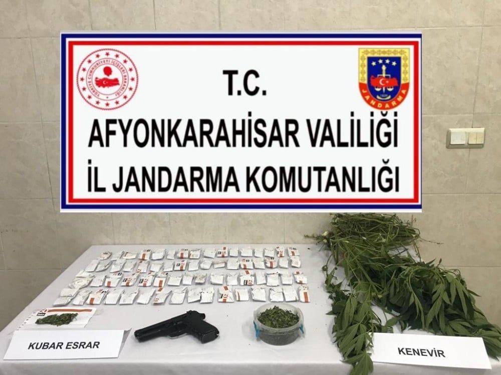 Jandarma baskınından 683 gram kubar esrar maddesi çıktı 