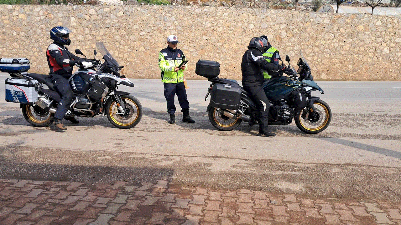 Jandarma bayram denetimlerini sıkılaştırdı! İznik’te kuralsızlara geçit yok