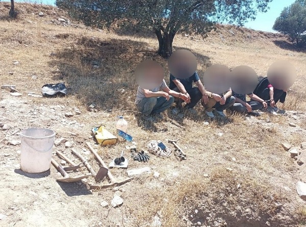 Jandarma definecileri kuyudan böyle çıkardı