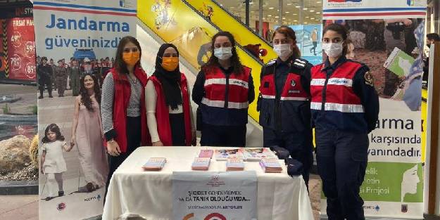 Jandarma ekipleri kadınlara KADES uygulamasını anlattı