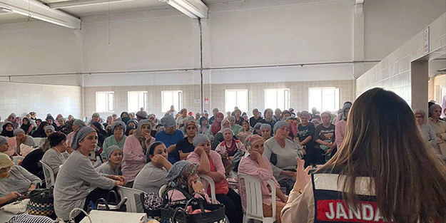 Jandarma ekipleri kadınları bilgilendirdi