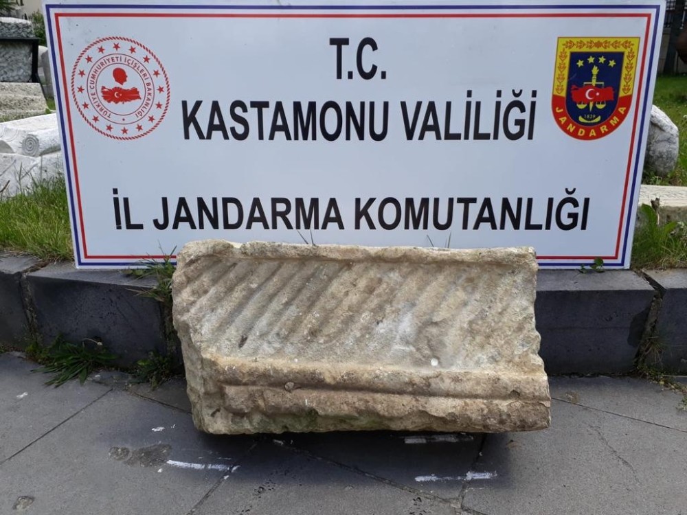 Jandarma ekipleri, tarihi eser özelliği taşıyan taş blok ele geçirildi 