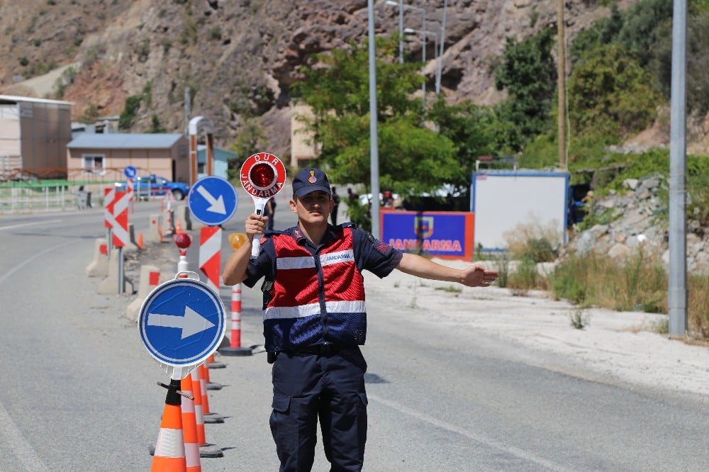 Jandarma ekiplerinden bayram trafik denetimi 