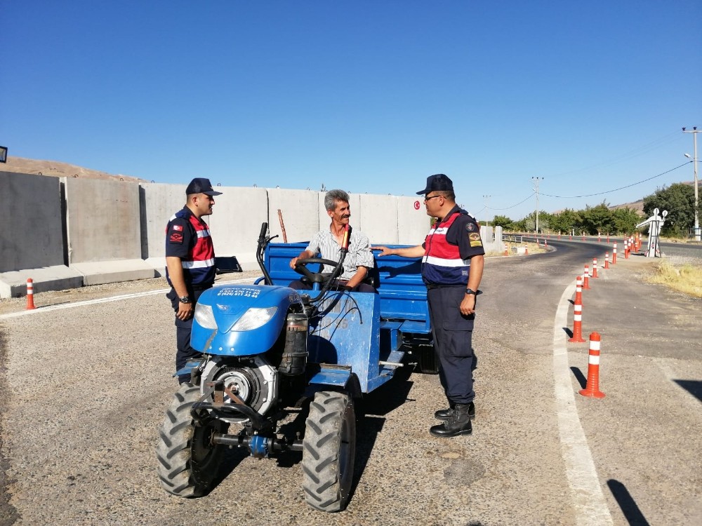 Jandarma ekiplerinden drone destekli trafik uygulaması 