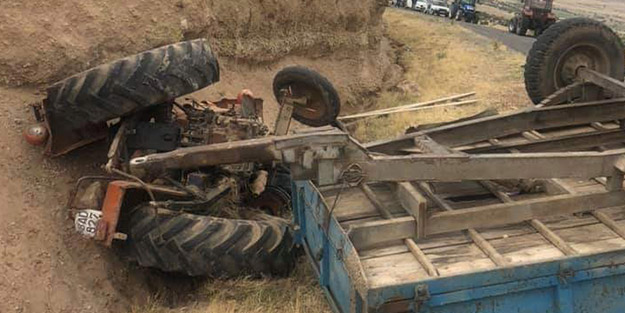 Jandarma inceleme başlattı! Traktörün altında kalan sürücü can verdi