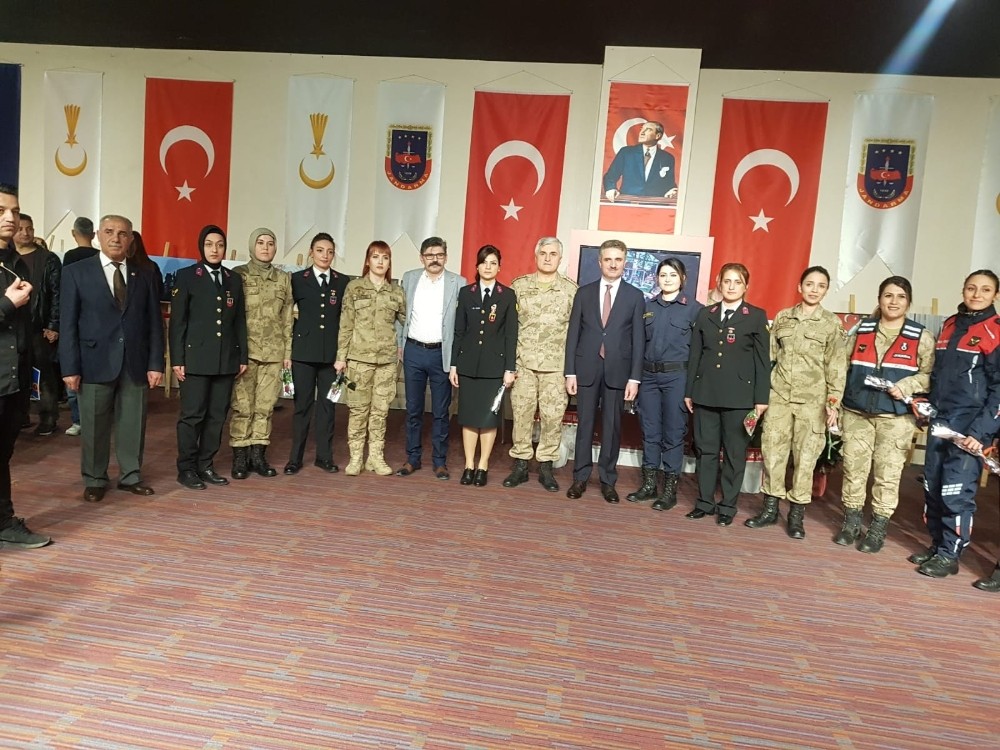 Jandarma kadın astsubaylar fotoğraf sergisi açtı 