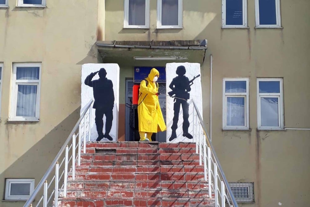 Jandarma karakolları dezenfekte edildi 