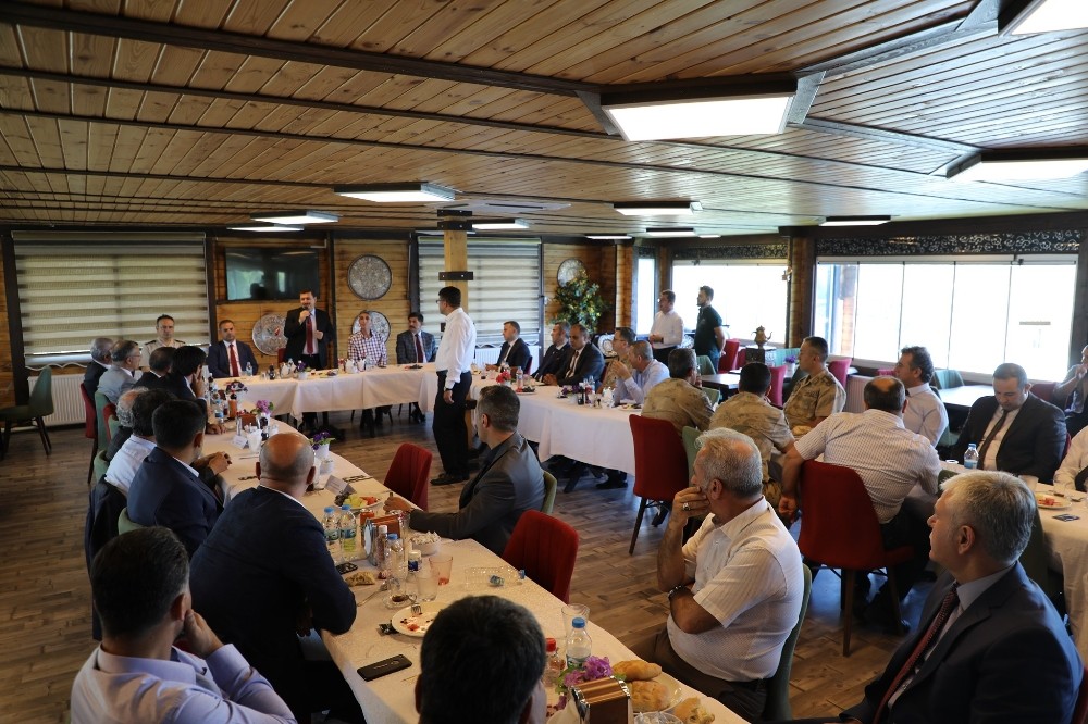 Jandarma Kıdemli Albay Hasan Aksoylu için veda yemeği düzenlendi 