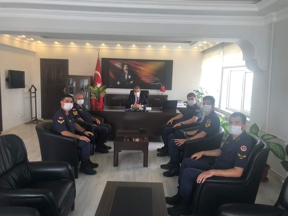 Jandarma Komutanı Sökmen’den Kaymakam Öztürk’e ziyaret 