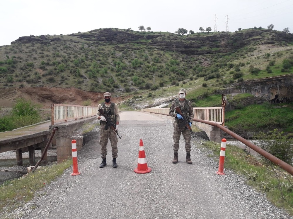 Jandarma korona virüs denetimlerini sürdürüyor 