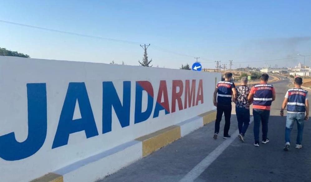 Jandarma, PKK'lının tepesine bindi