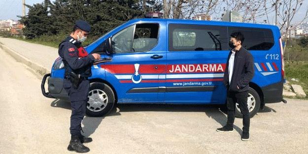 Jandarma uygulamasında koronavirüs testi pozitif şahıs yakalandı