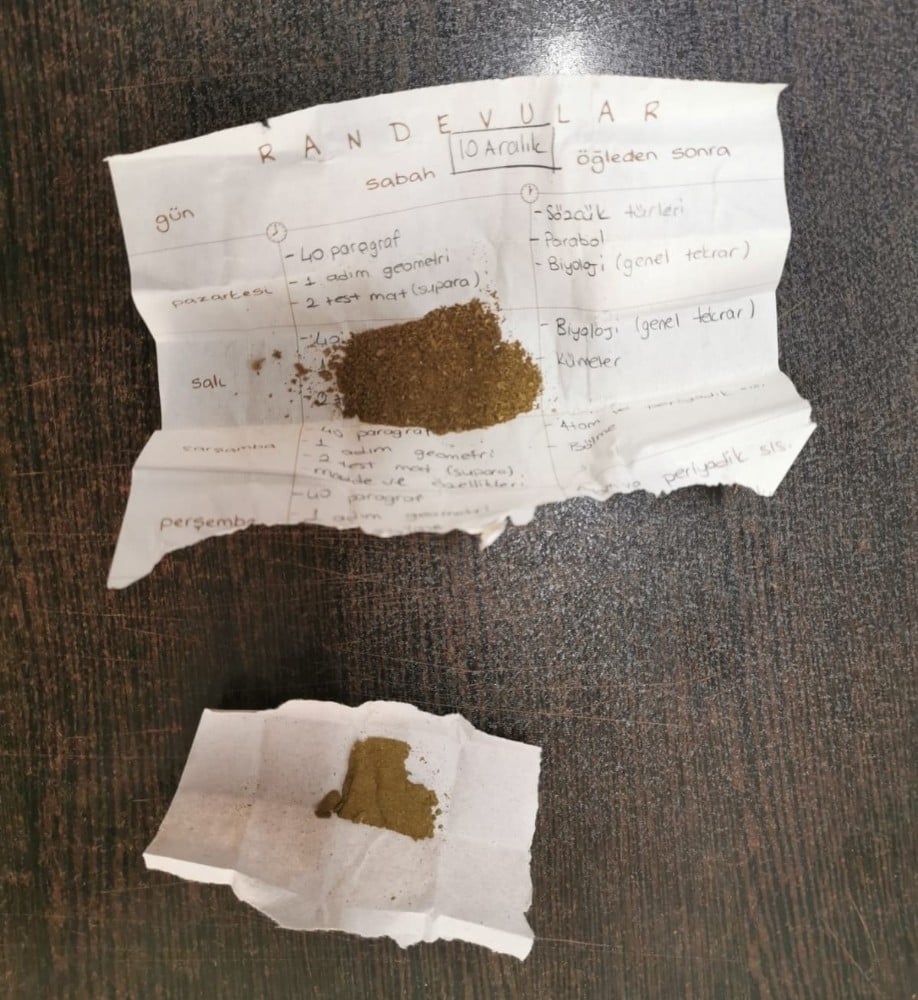 Jandarma uyuşturucuya geçit vermiyor 