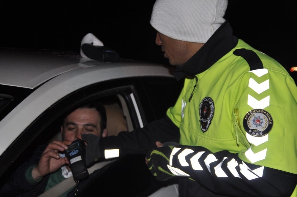 Jandarma ve Emniyet Trafik ekiplerinden alkol denetimi 