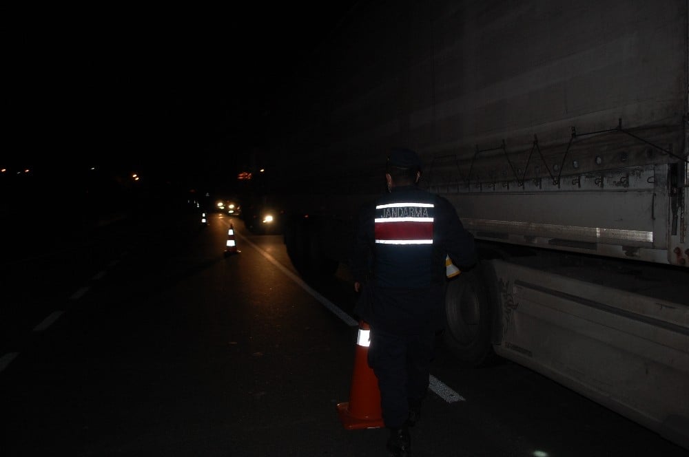 Jandarma ve polis Tekirdağ sınırını tuttu, araçlar geri gönderiliyor 