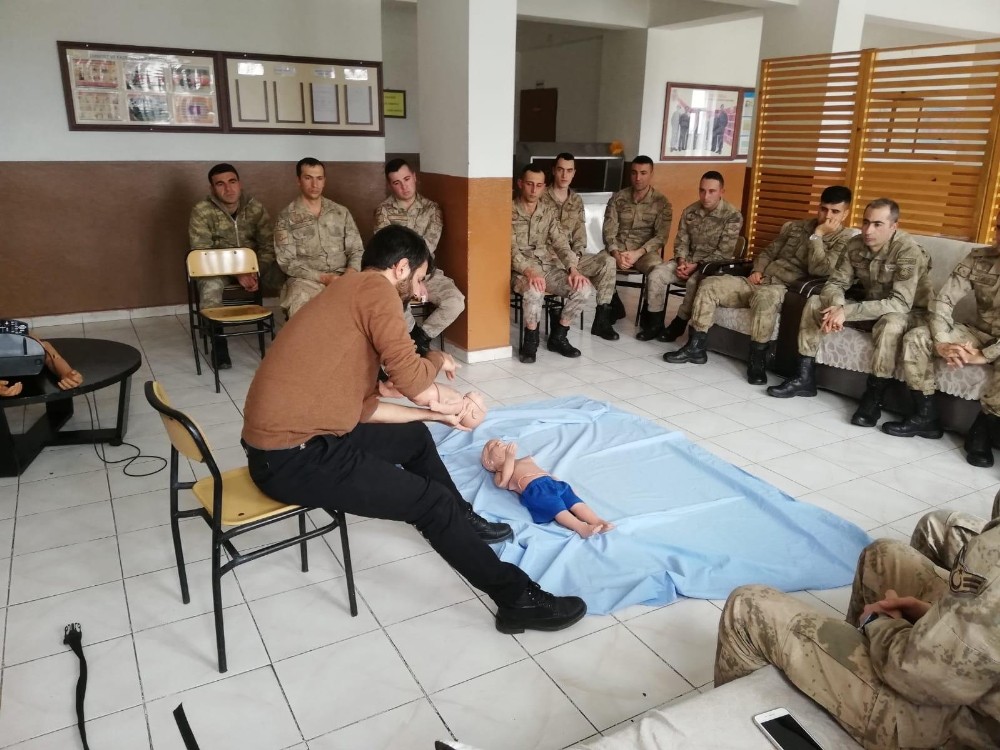 Jandarma ve polise ilk yardım eğitimi verildi 