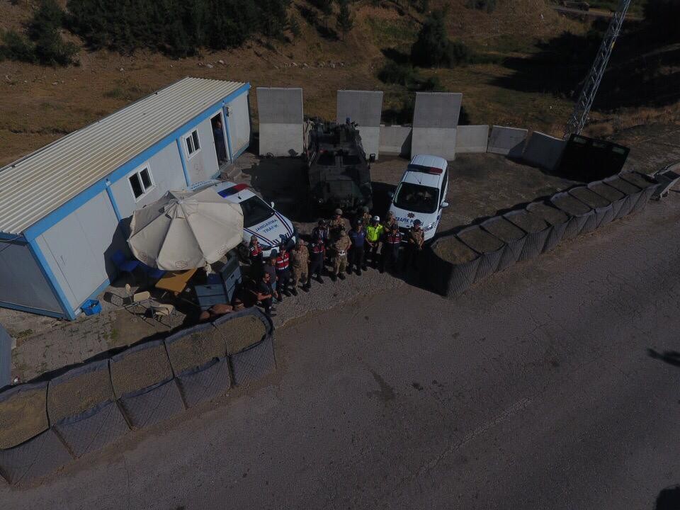 Jandarma ve trafik polislerinden droneli denetim 